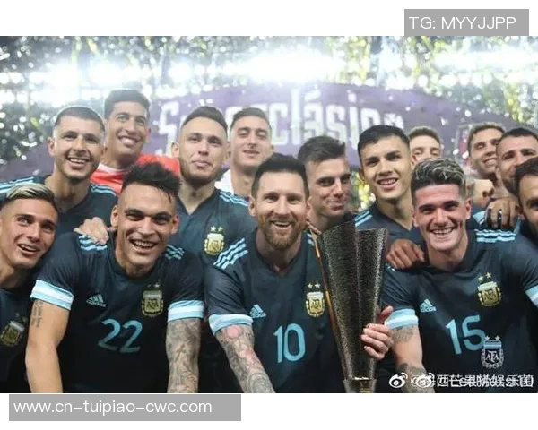 天下足球前锋的崛起与挑战解析足球界新星如何改变比赛格局 天下足球前锋的崛起与挑战解析足球界新星如何改变比赛格局